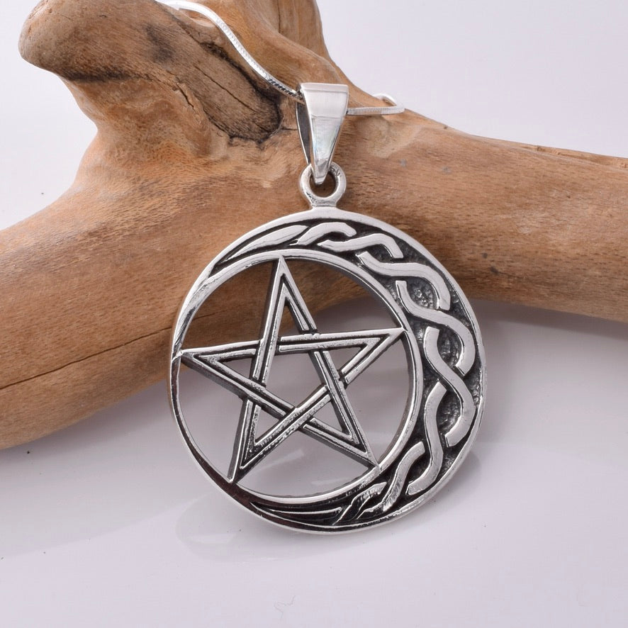 P941 - 925 Sterling silver celtic moon pendant
