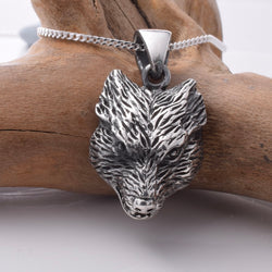 P884 - 925 Silver wolf pendant
