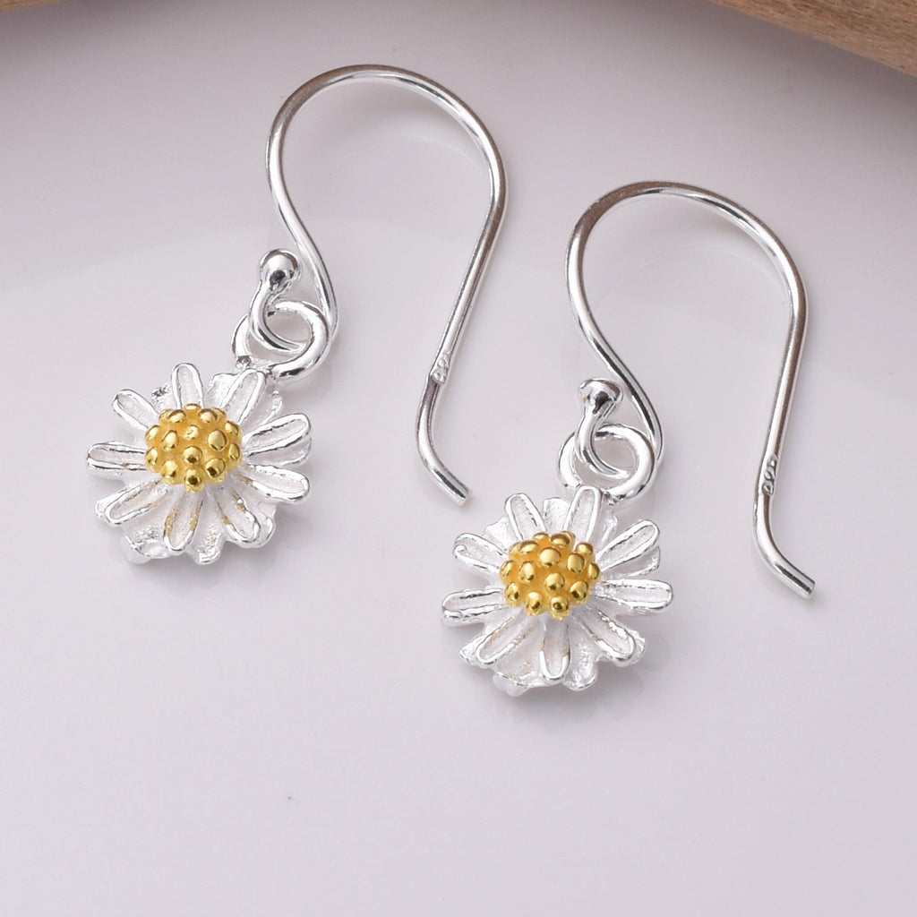 E756 - 925 Silver daisy earrings