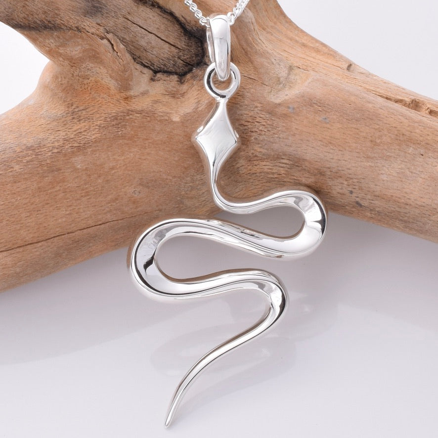 P893 - 925 Silver snake pendant