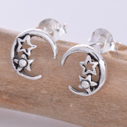 S590- Moon & star stud earrings