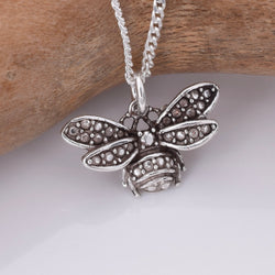 P902 - 925 Silver bumble bee charm/pendant