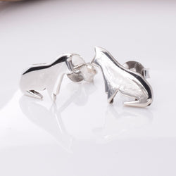 S748 - 925 silver cat stud earrings
