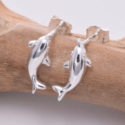 S641 - Silver dolphin stud earrings