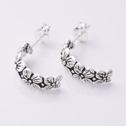 E736 - 925 Silver daisy sleeper earrings