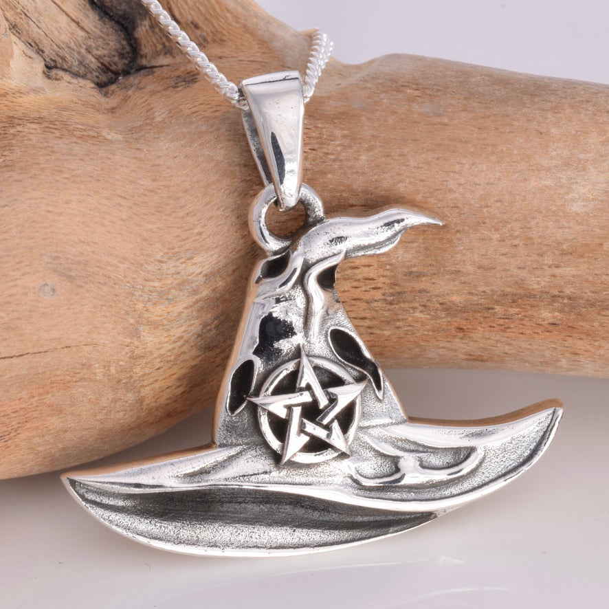P633 - 925 Witches Hat pendant