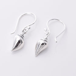 E771 - 925 Silver shell drop earrings