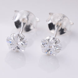 S705 - 925 Silver 4mm daisy stud earrings