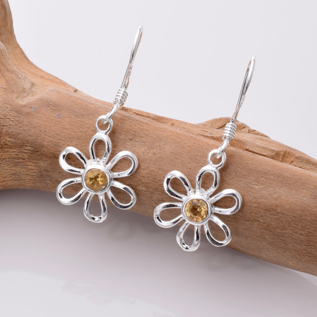 Silver daisy hotsell jewellery