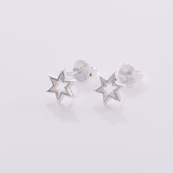 S468 - 925 Silver star stud earring