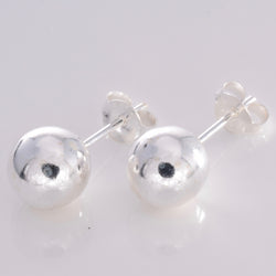 S016 - 8mm Silver ball stud earring