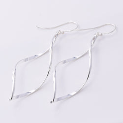 E186 Silver half twist earring