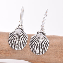 E425 - Scallop shell drop earrings