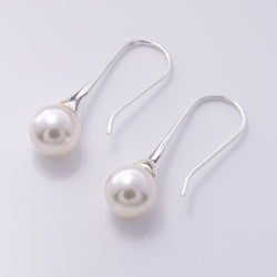 E706 - 925 silver and pearl drop earrings