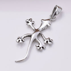 P799 - 925 Silver gecko pendant
