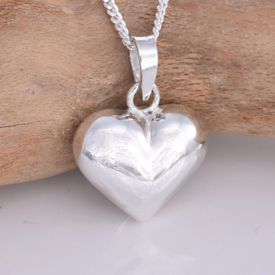 P718 - Silver puff heart (12mm) pendant
