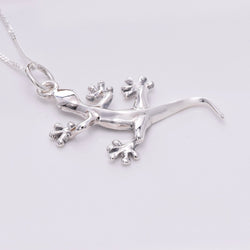 P768 - 925 silver gecko pendant