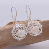 E592 - Wire ball with freshwater pearl