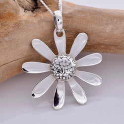 P695 - Large silver daisy pendant