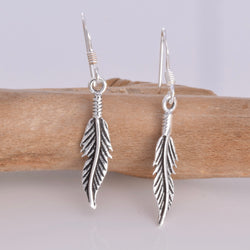 E218 - 925 silver slim feather earrings