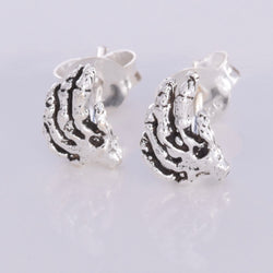 S580 - Skeleton Hand stud earrings