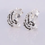S580 - Skeleton Hand stud earrings