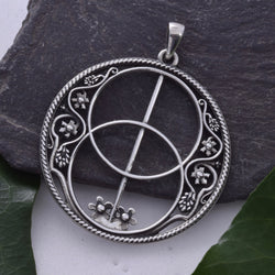 P391 Chalice Well 925 Silver Pendant