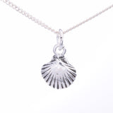 P540 - 925 Tiny Scallop charm/pendant