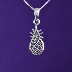 P647 - Pineapple pendant
