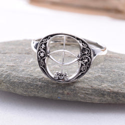 R113 - 925 Silver Chalice Well Ring