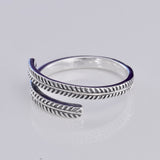 R151 - Laurel band design silver ring