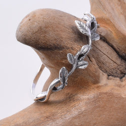 R196 - 925 silver vine ring