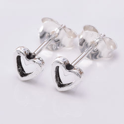 S060 Tiny Heart stud earring