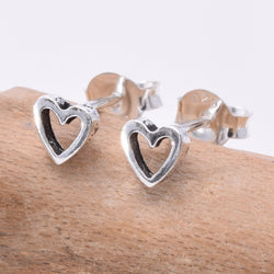 S060 Tiny Heart stud earring