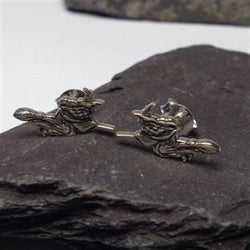 S308 - Flying witch silver studs