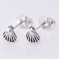 S627 - Tiny scallop shell stud earrings