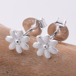 S716 - 925 Silver white enamel daisy stud earrings
