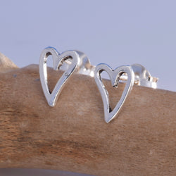 S521 - Silver Heart stud earrings