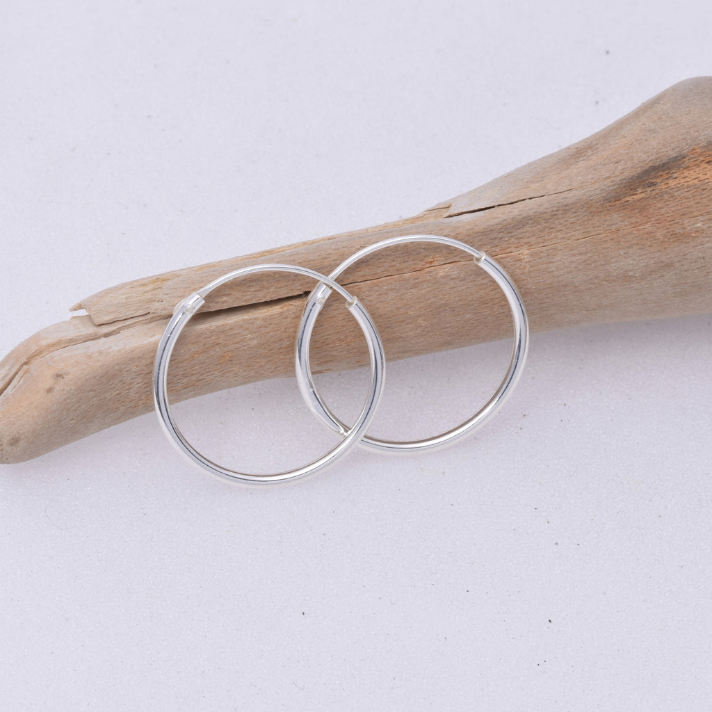 E459 - 1.2 x 16mm Sleeper hoop earrings