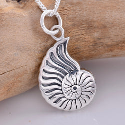 P686 - Silver nautilus shell pendant